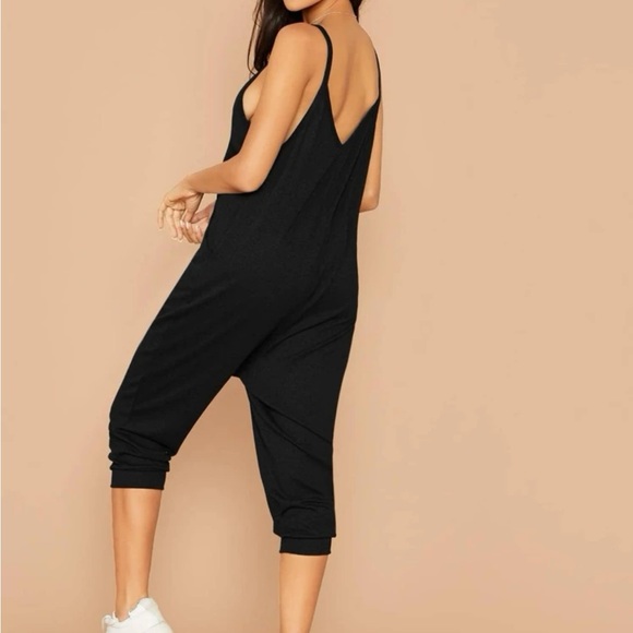 Dual Pocket Keyhole Back Jumpsuit x2 (ONE turquoise and ONE black jumpsuit) - Picture 9 of 11